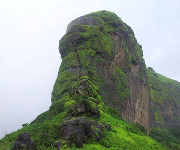 harihar fort trek difficulty